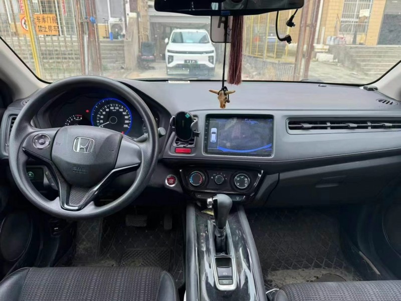 武汉17年本田缤智3