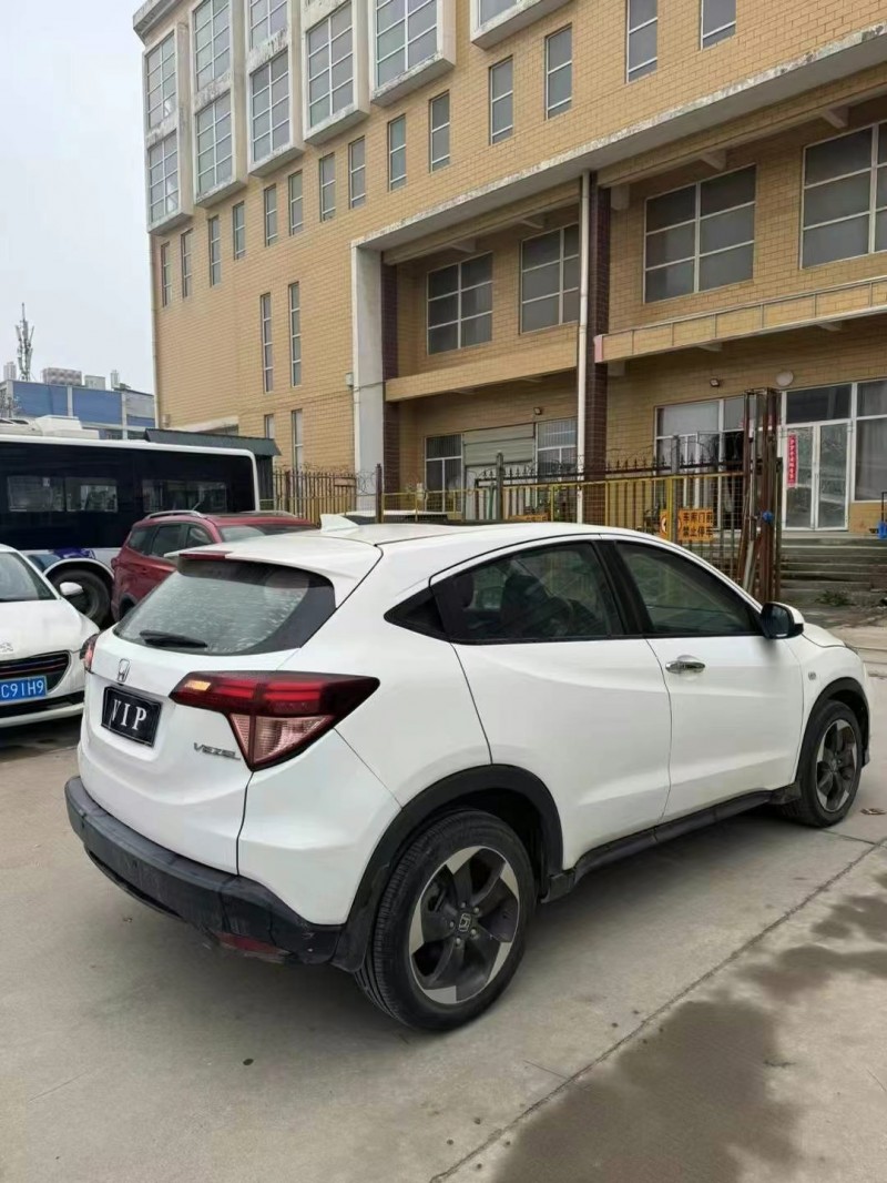 武汉17年本田缤智4