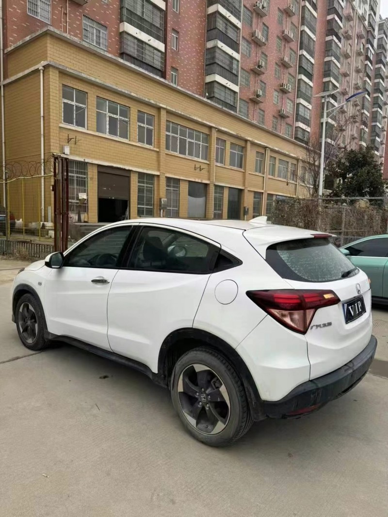 武汉17年本田缤智7