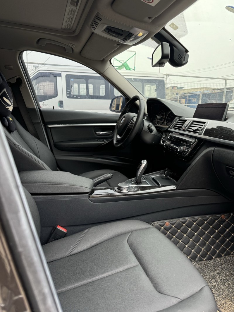 武汉17年宝马3系7