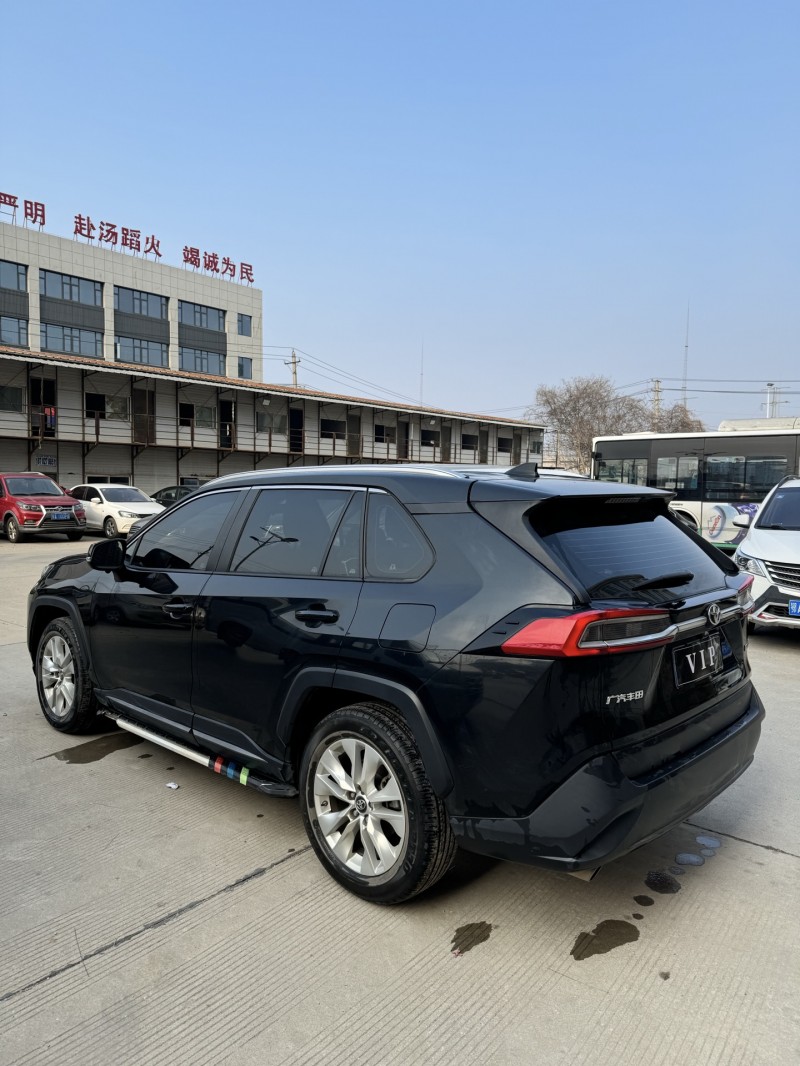 武汉22年丰田威兰达6