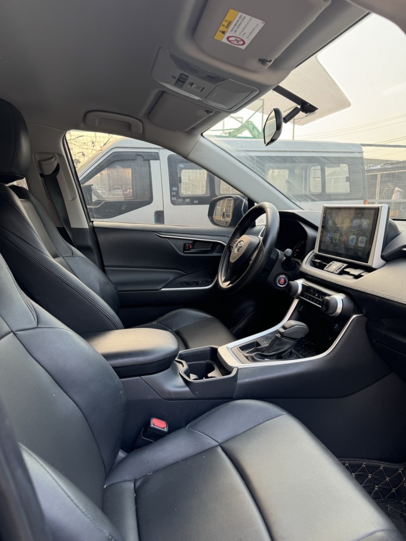 武汉22年丰田威兰达7