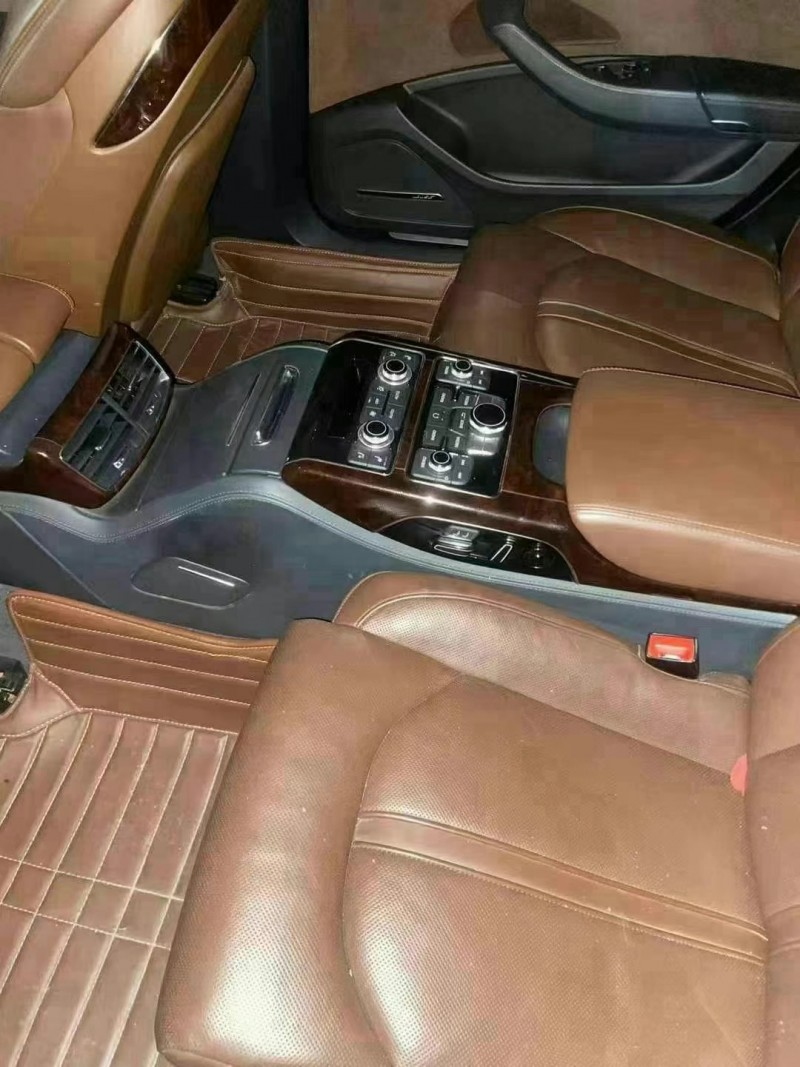 广州14年奥迪A8L7