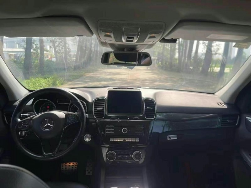 广州17年奔驰GLE5