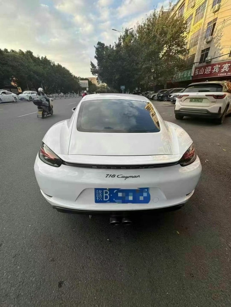 东莞17年保时捷7182