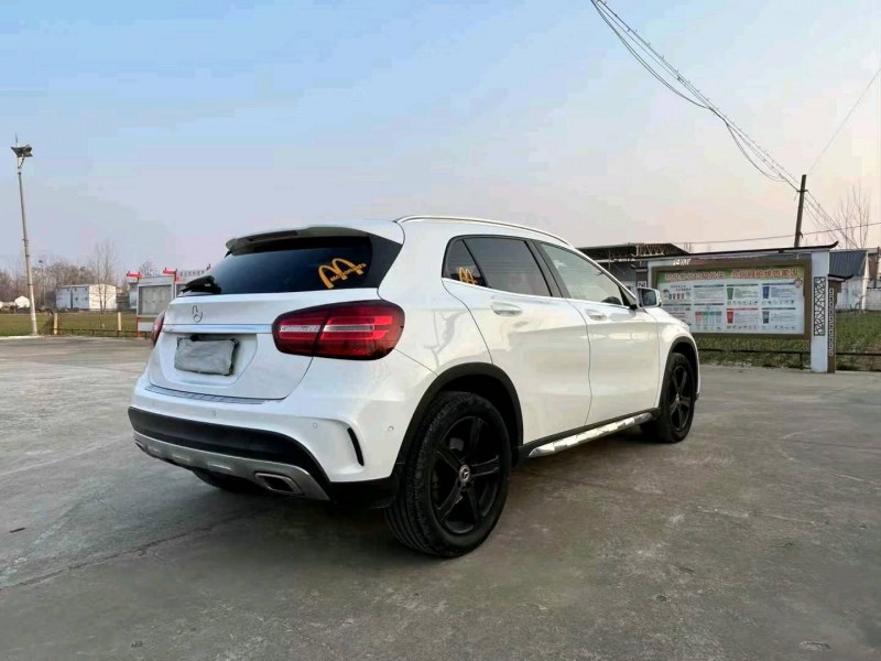 徐州19年奔驰GLA8