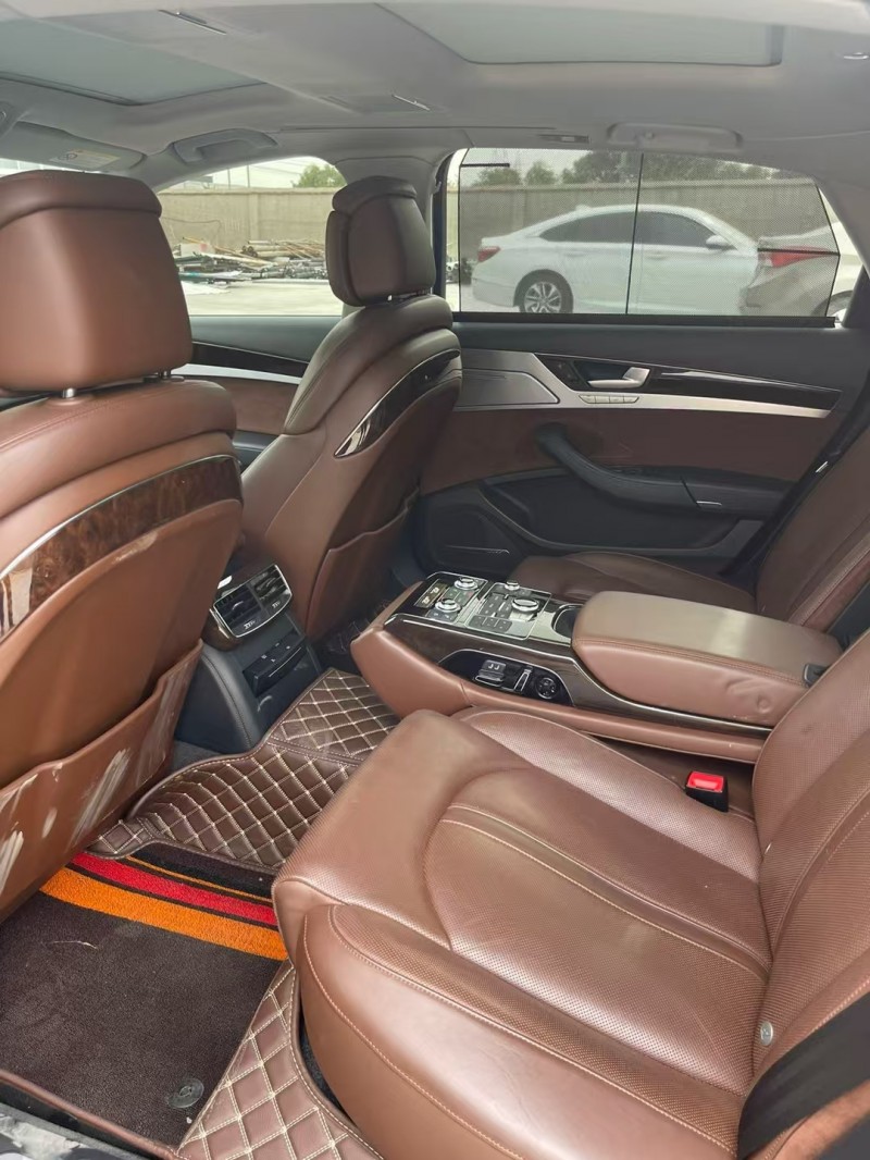 徐州17年奥迪A8L7