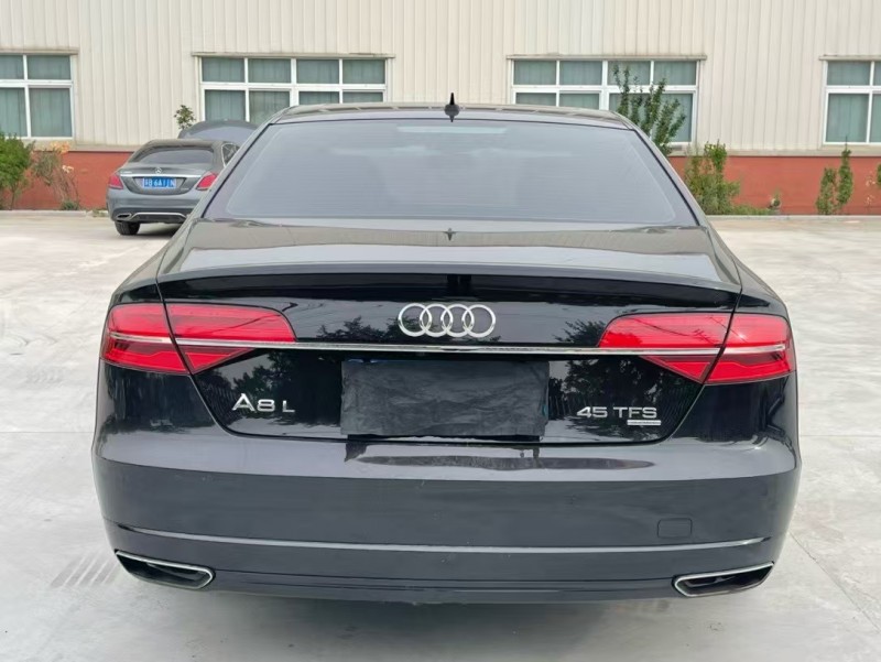 徐州17年奥迪A8L9