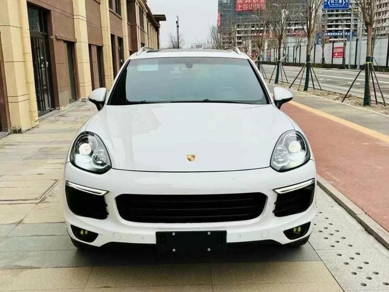 聊城15年保時捷卡宴1
