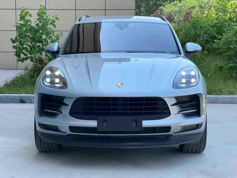 青岛19年保时捷Macan1