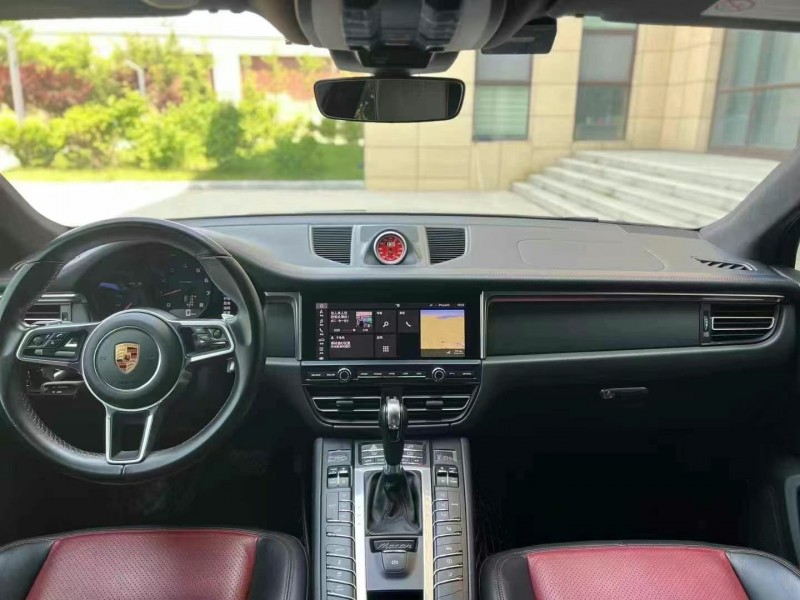 青岛19年保时捷Macan4