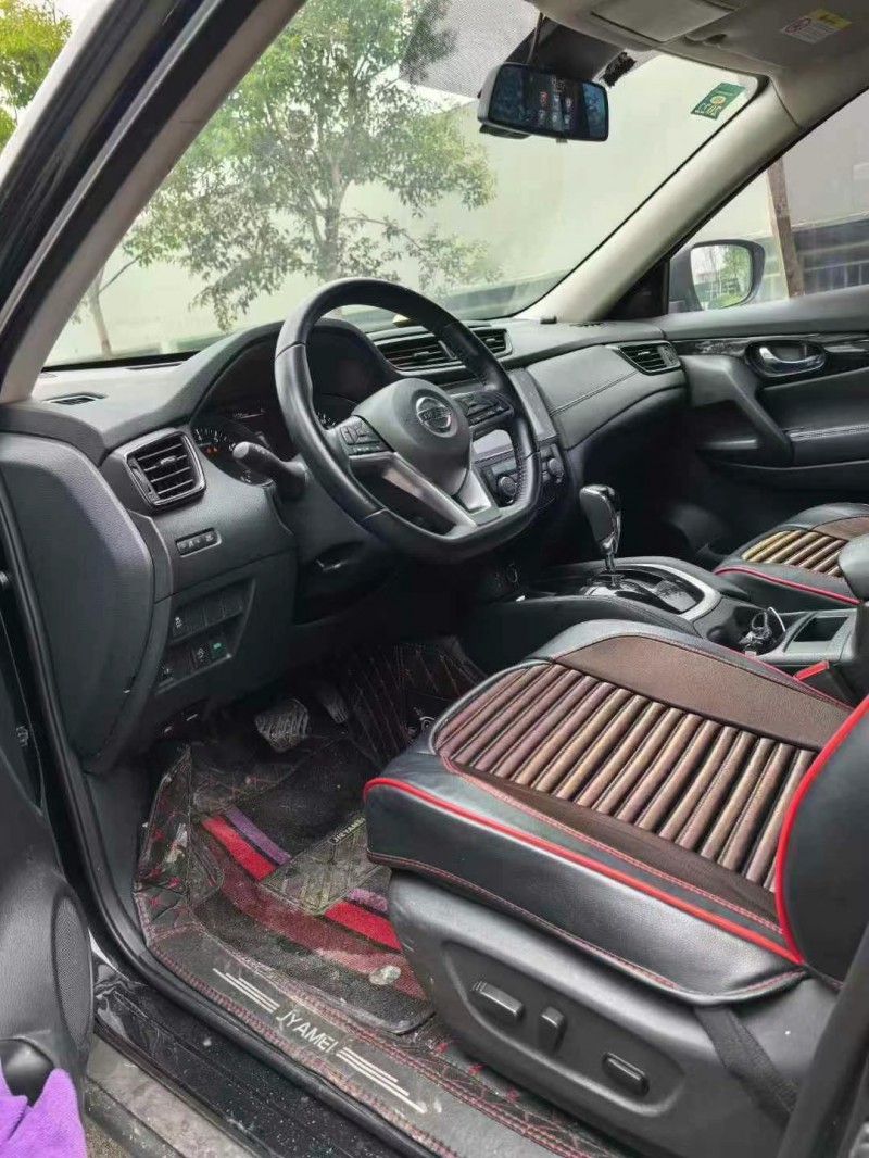 宜昌20年日產奇駿5