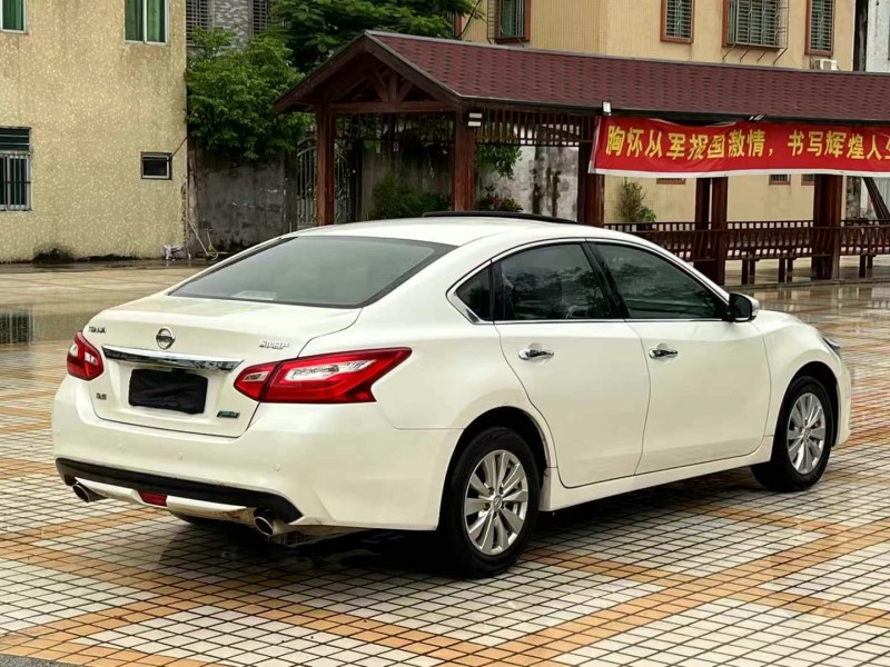 汕頭18年日產天籟8