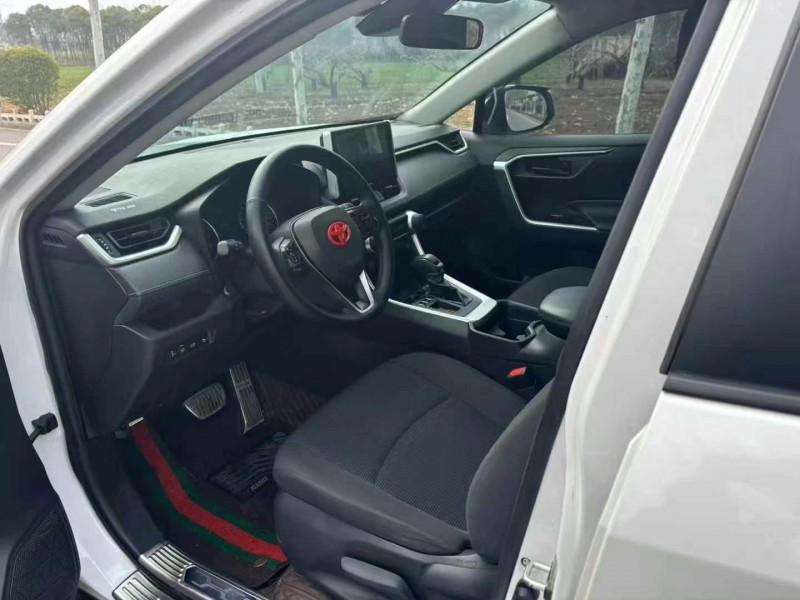 漢中21年豐田RAV4榮放5