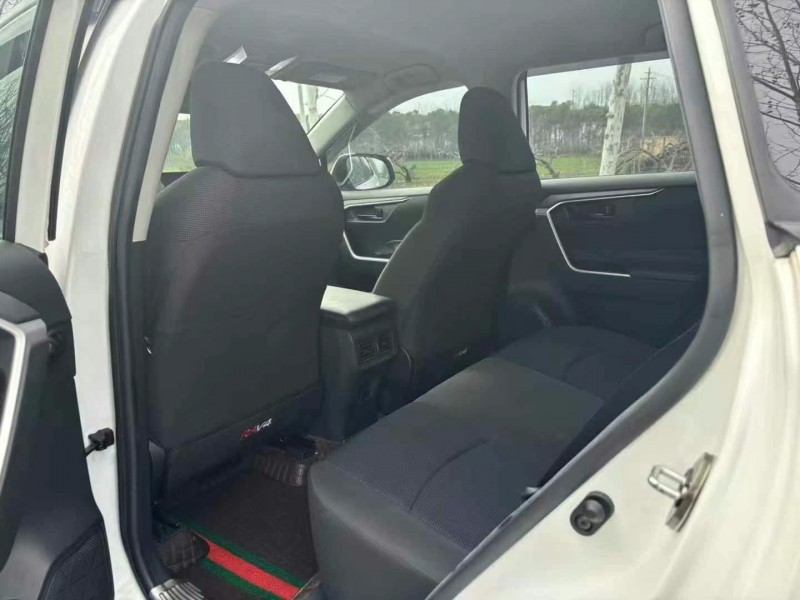 漢中21年豐田RAV4榮放6
