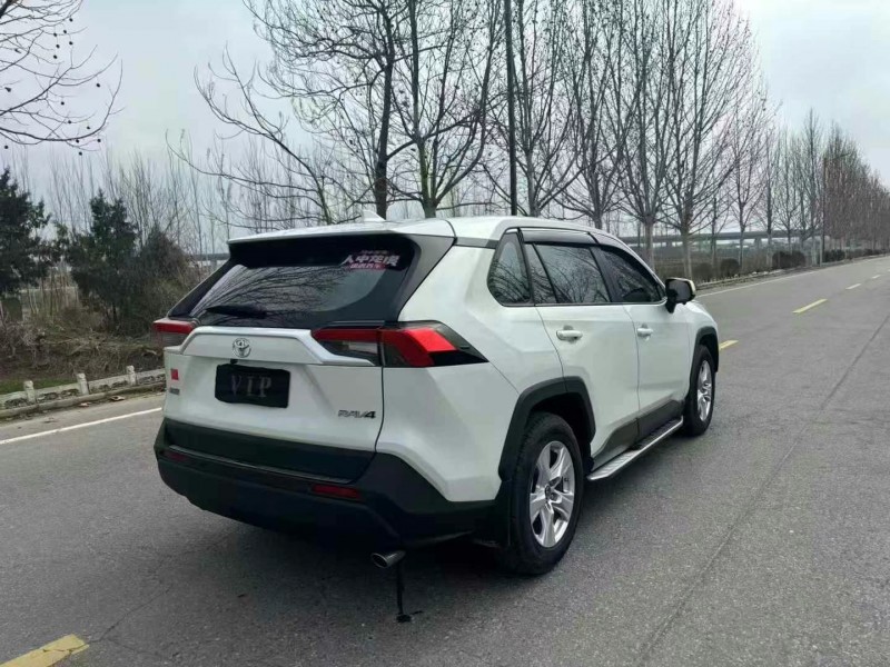 漢中21年豐田RAV4榮放7