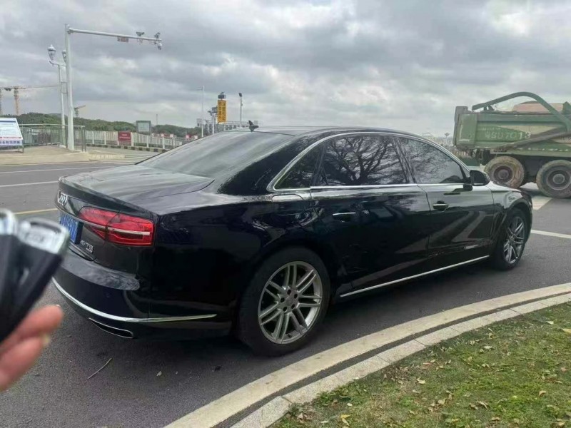 东莞16年奥迪A8L8