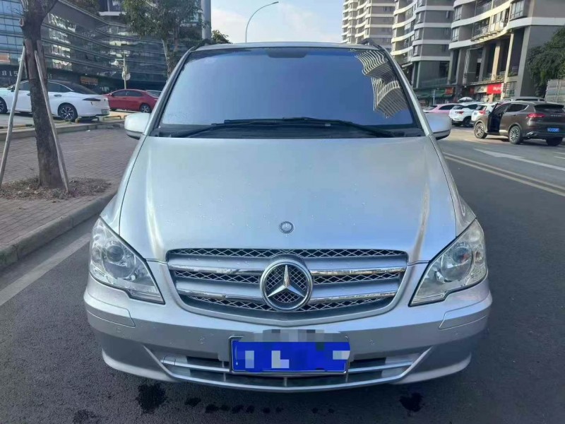 广州13年奔驰威霆2