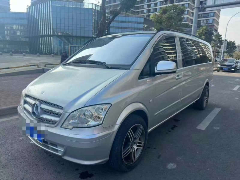 广州13年奔驰威霆5