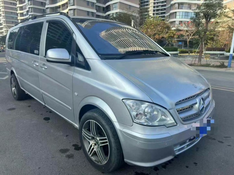 广州13年奔驰威霆7