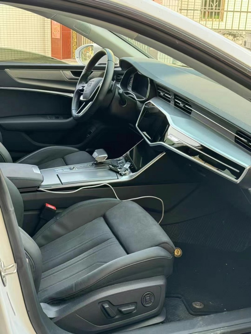 广州24年奥迪A7L5