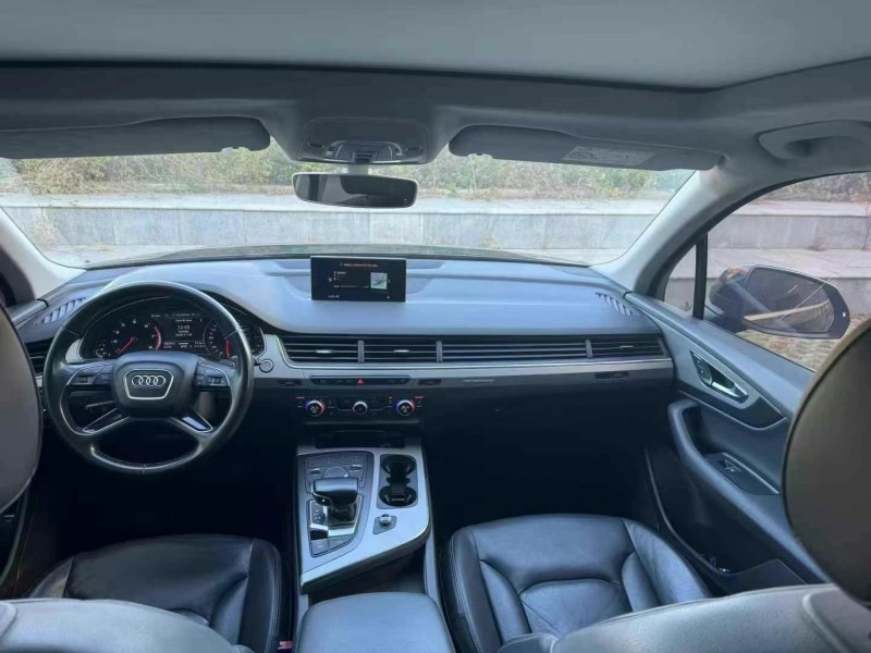 济宁17年奥迪Q75