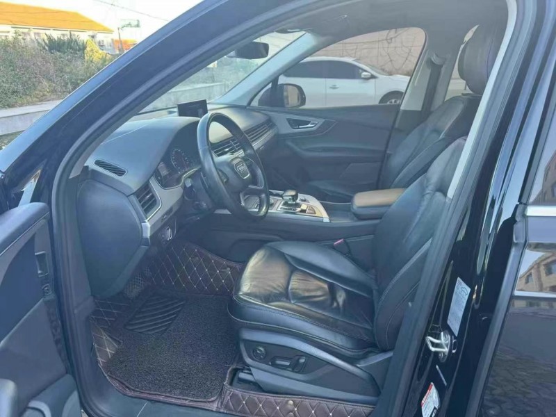 济宁17年奥迪Q76