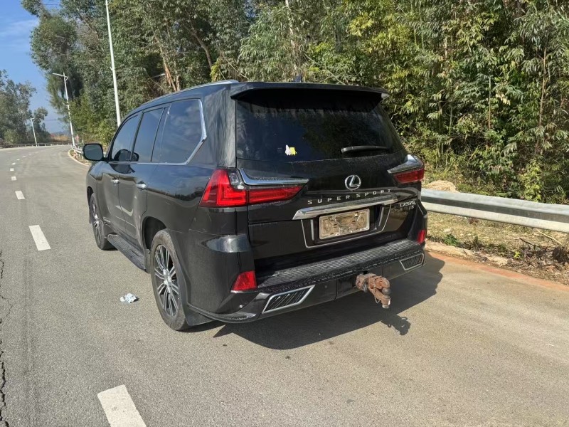 济宁20年雷克萨斯LX6
