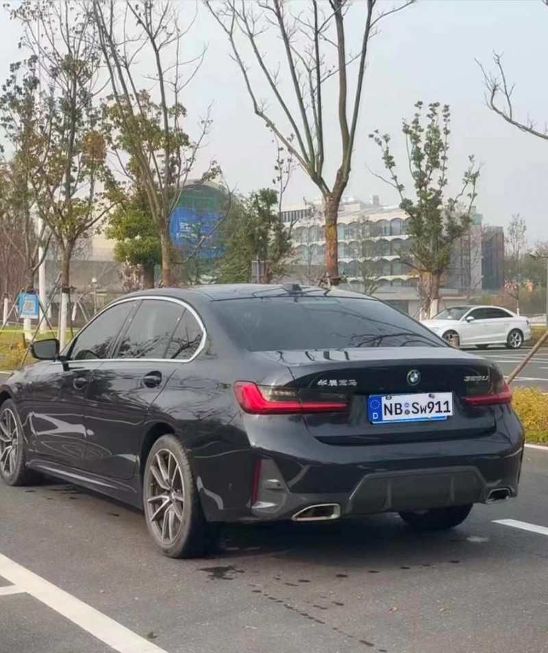 广州23年宝马3系8