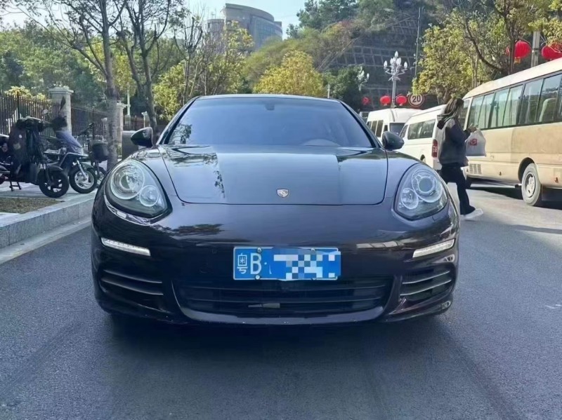广州13年保时捷帕拉梅拉1