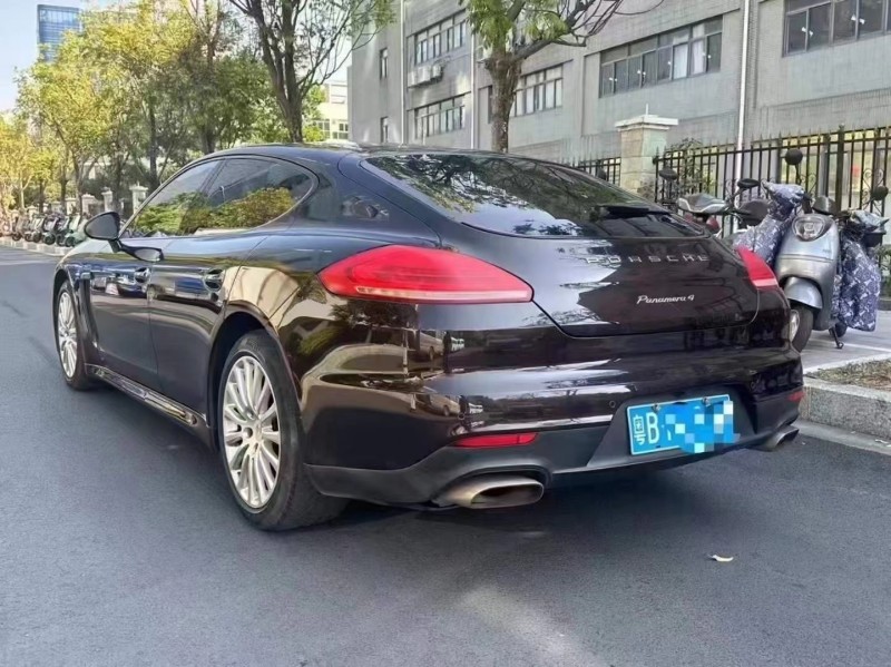 广州13年保时捷帕拉梅拉8