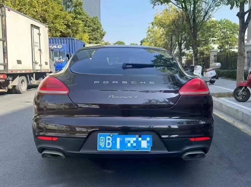广州13年保时捷帕拉梅拉9