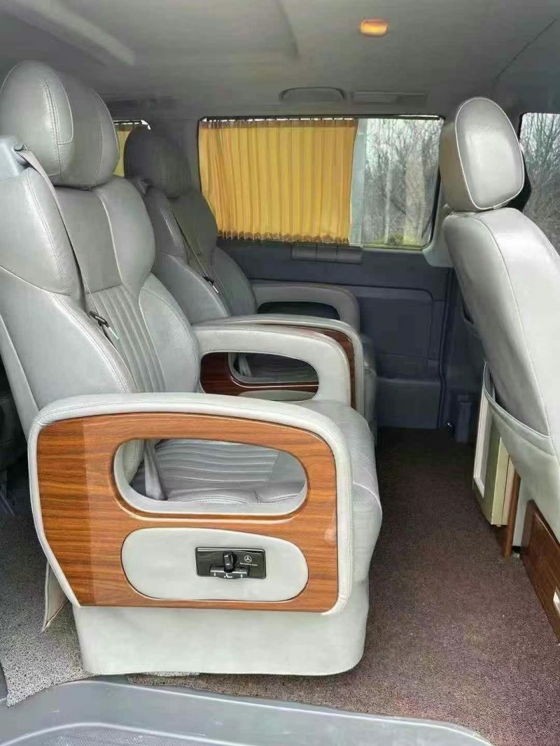 徐州12年奔驰威霆5