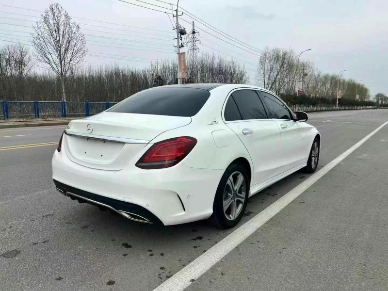 济宁19年奔驰C7