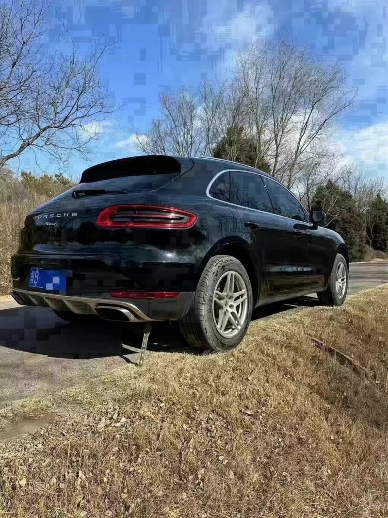 济宁16年保时捷Macan8