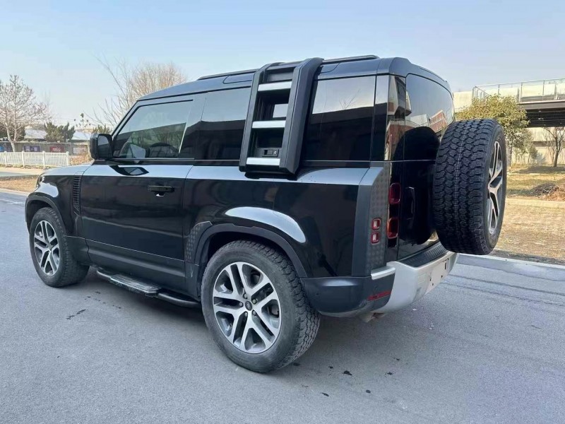 枣庄23年路虎卫士8