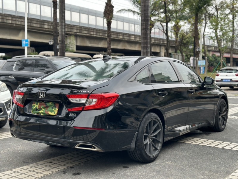 东莞19年本田雅阁8