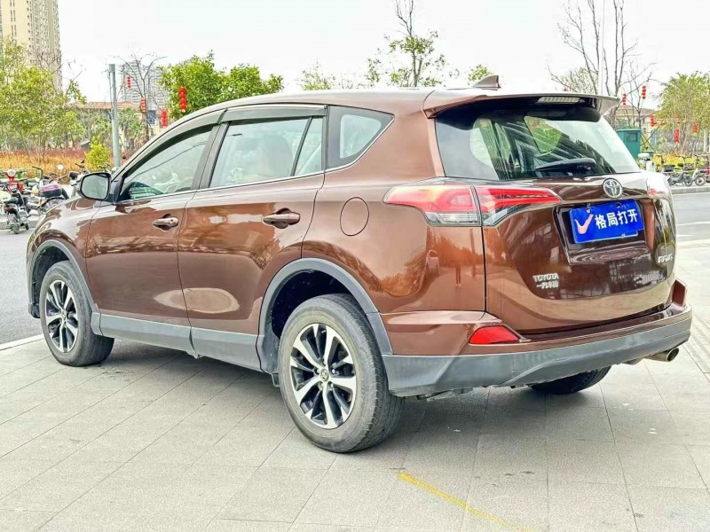 东莞19年丰田RAV4荣放8