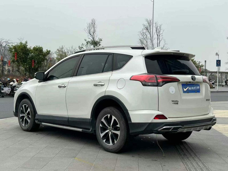 东莞17年丰田RAV4荣放7