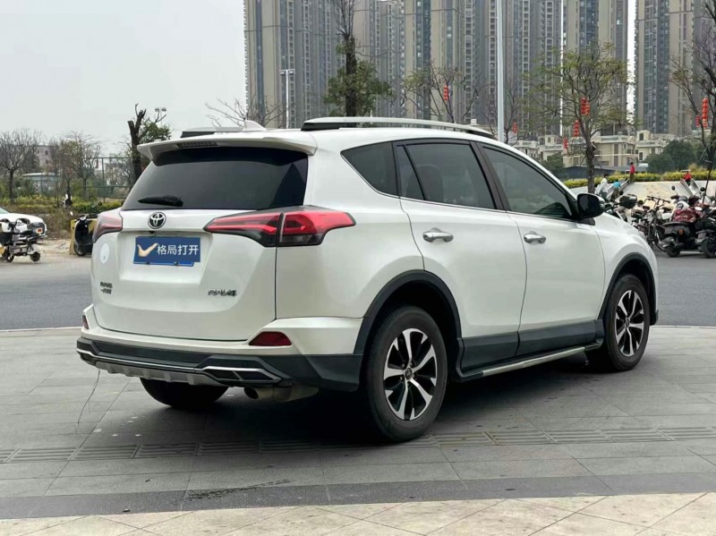 东莞17年丰田RAV4荣放8