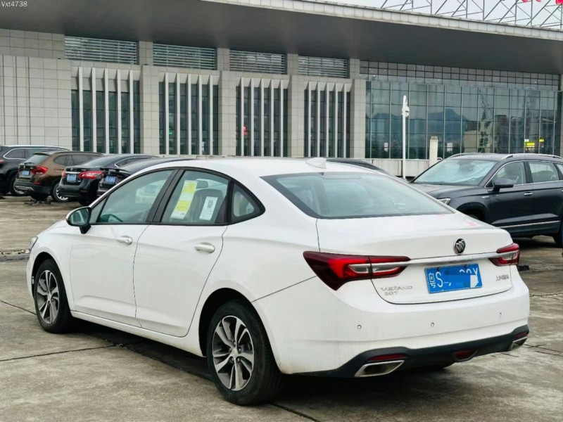 东莞20年别克威朗8