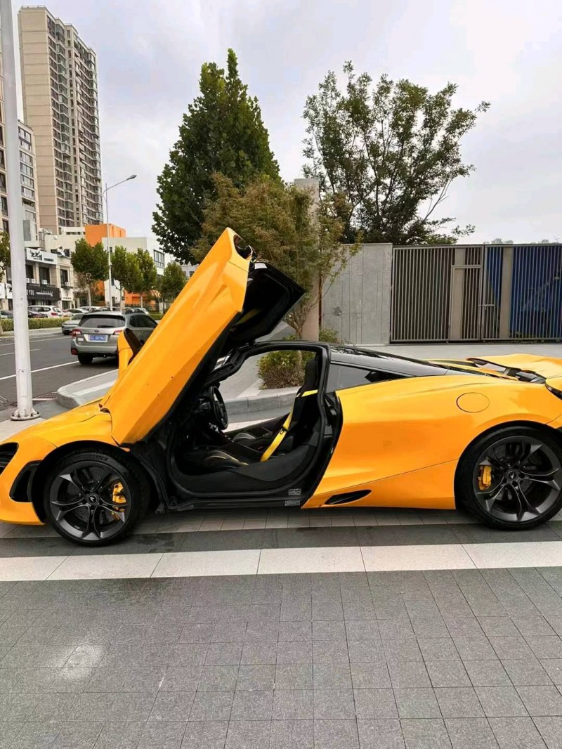 徐州19年迈凯伦720S8