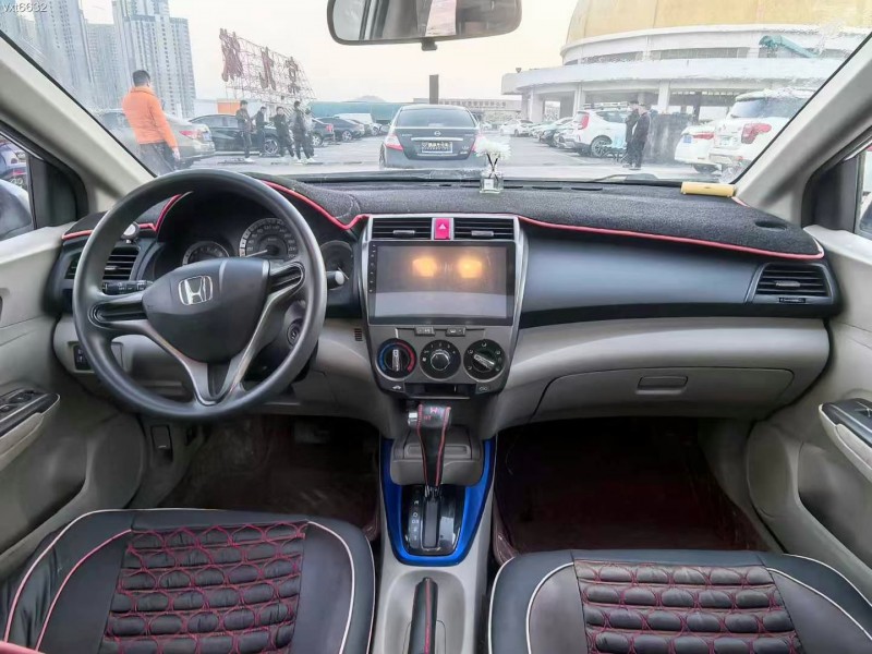 东莞15年本田锋范5