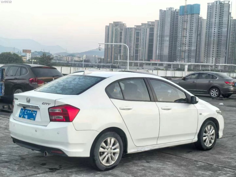 东莞15年本田锋范8