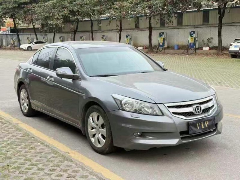 东莞12年本田雅阁2