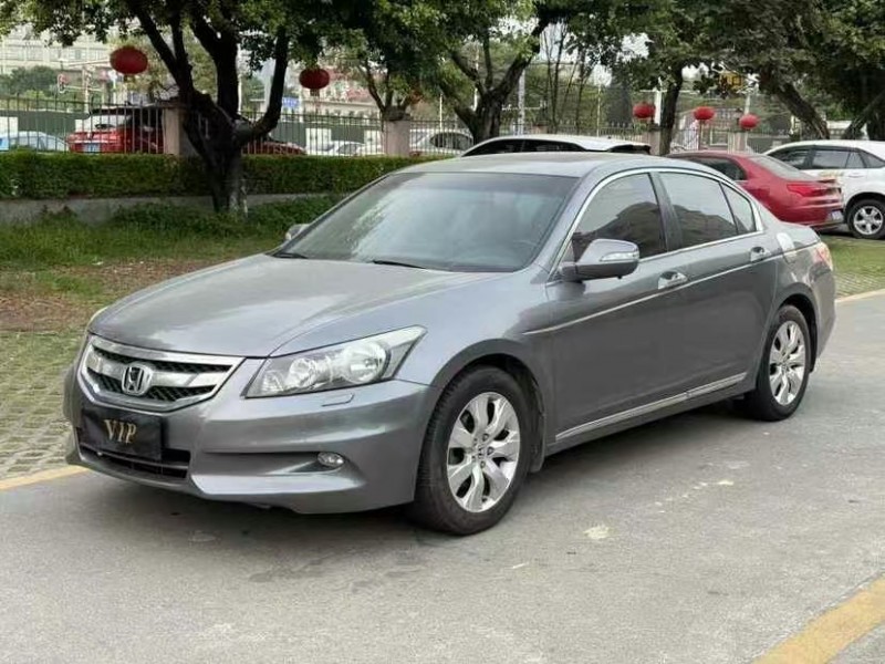 东莞12年本田雅阁3