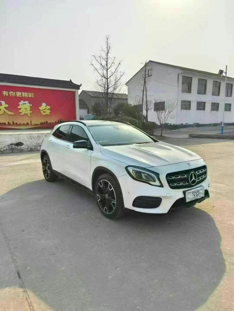 徐州19年奔驰GLA3