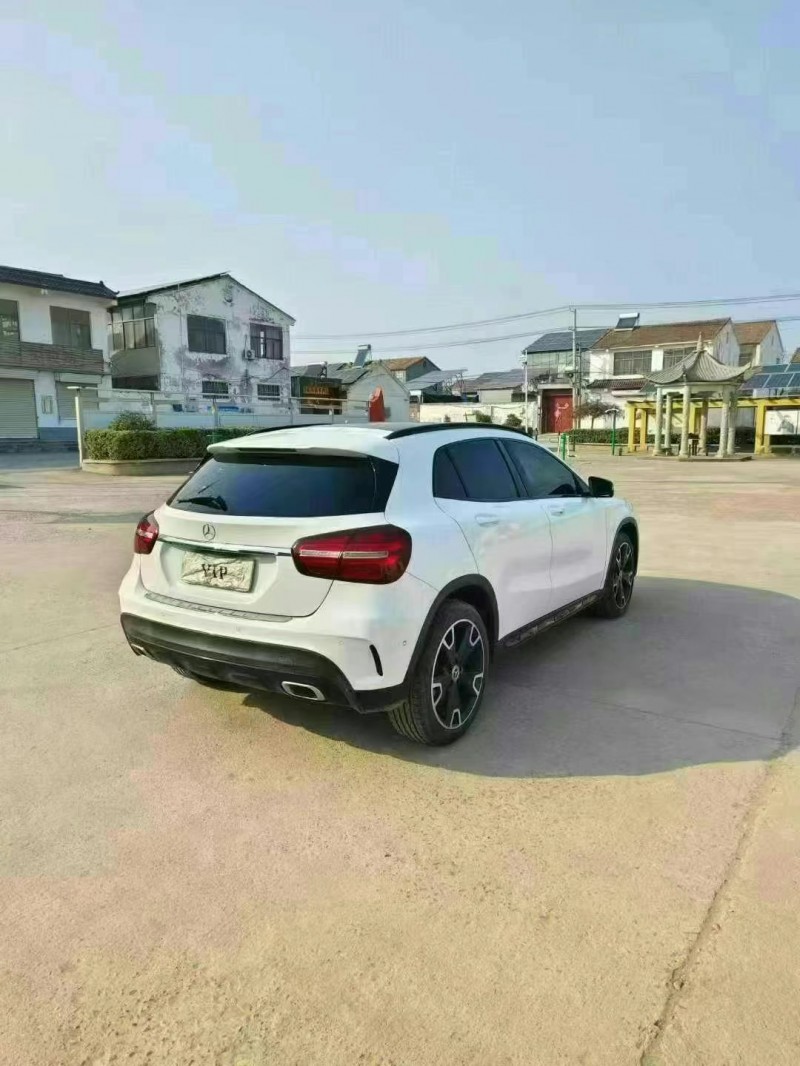 徐州19年奔驰GLA5