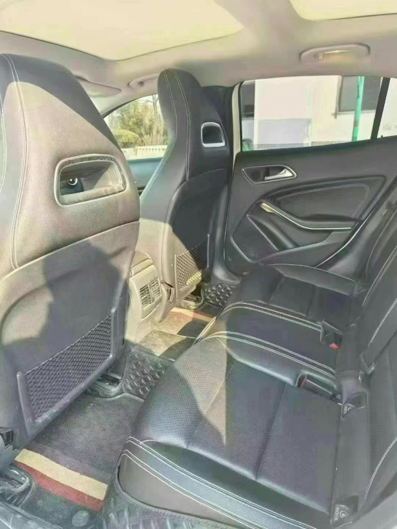 徐州19年奔驰GLA7