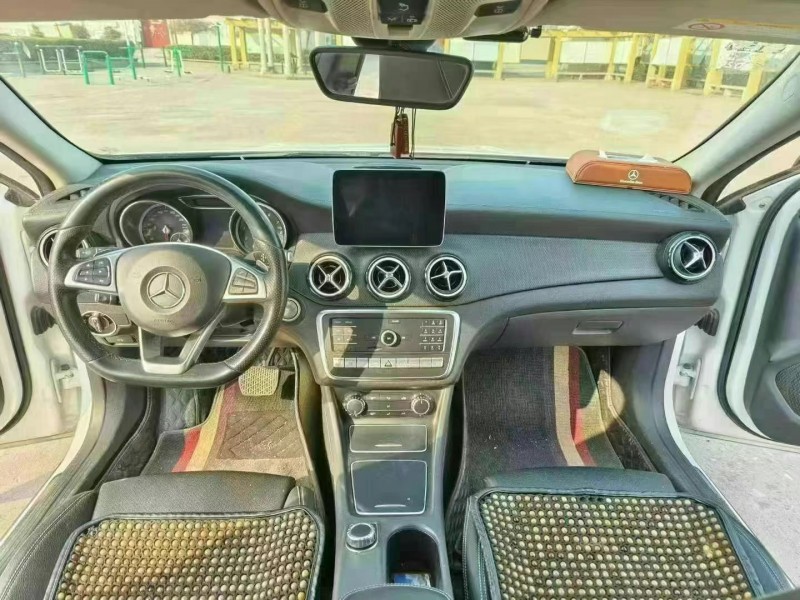 徐州19年奔驰GLA8